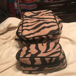 Set (2) of make up bags for travel